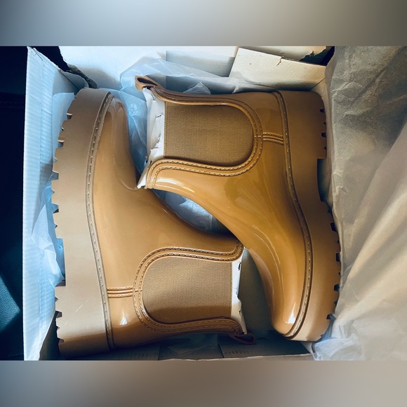 🎉🎉NIB🎉🎉 DV women’s rain boots - Picture 2 of 3